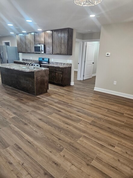 Building Photo - 20574 Johnson Rd