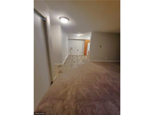 Building Photo - 710 Hillcrest St