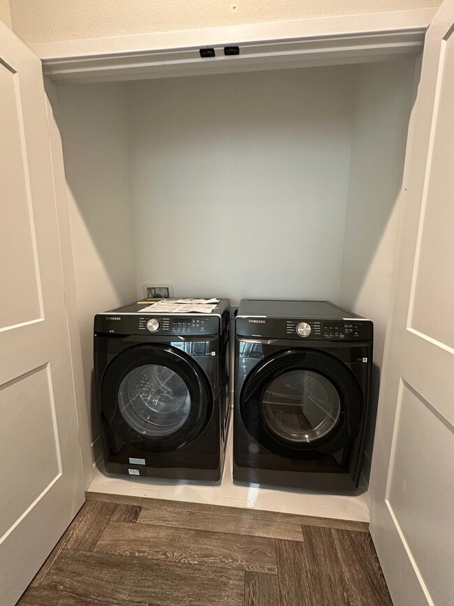 Building Photo - 142-837 Calla Terrace N