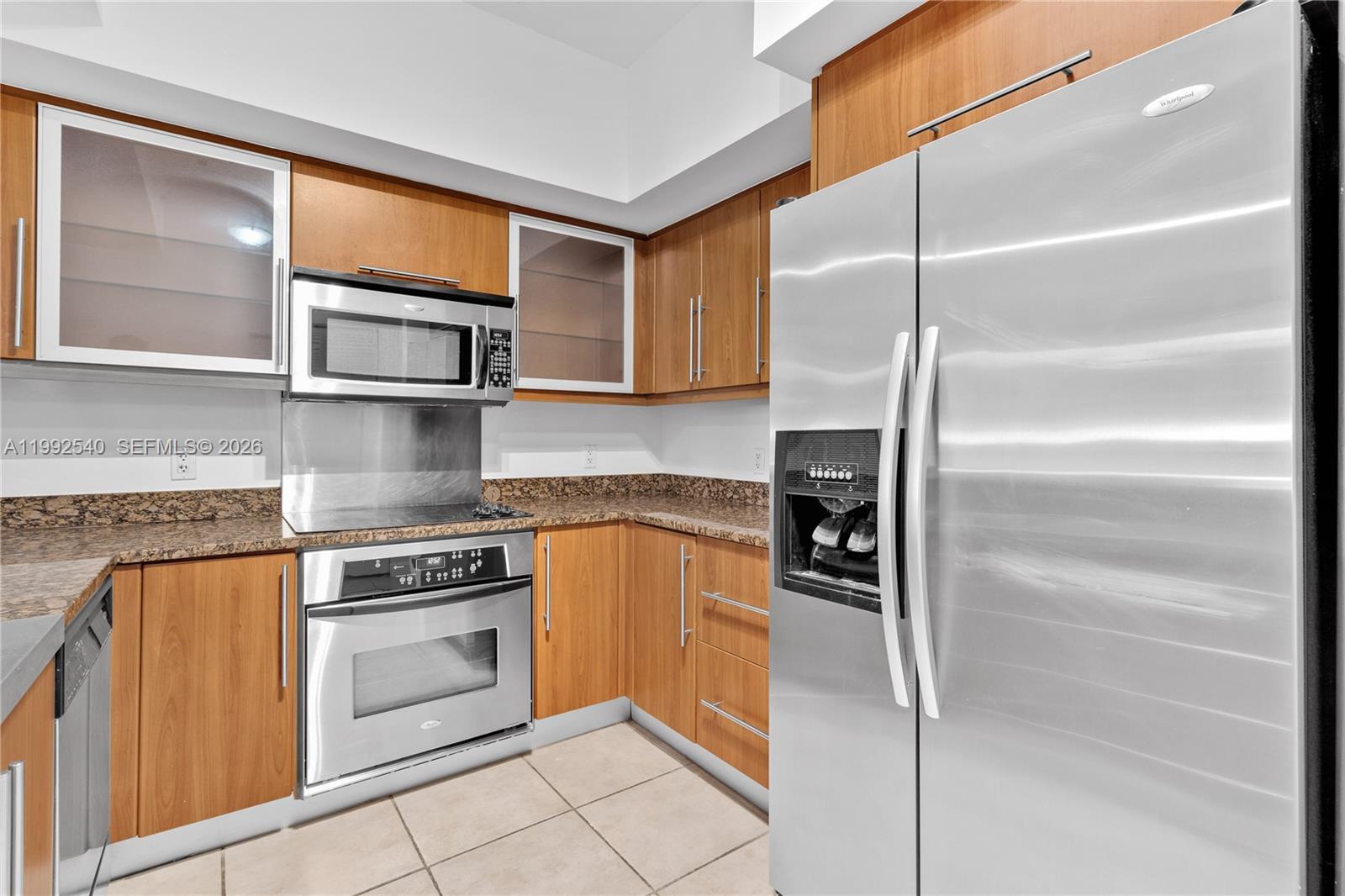 Building Photo - 888 S Douglas Rd