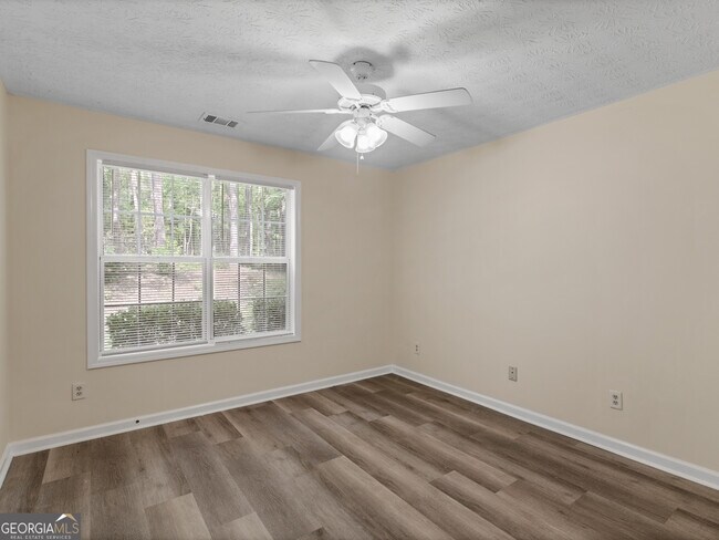 Building Photo - 520 Butler Bridge Dr