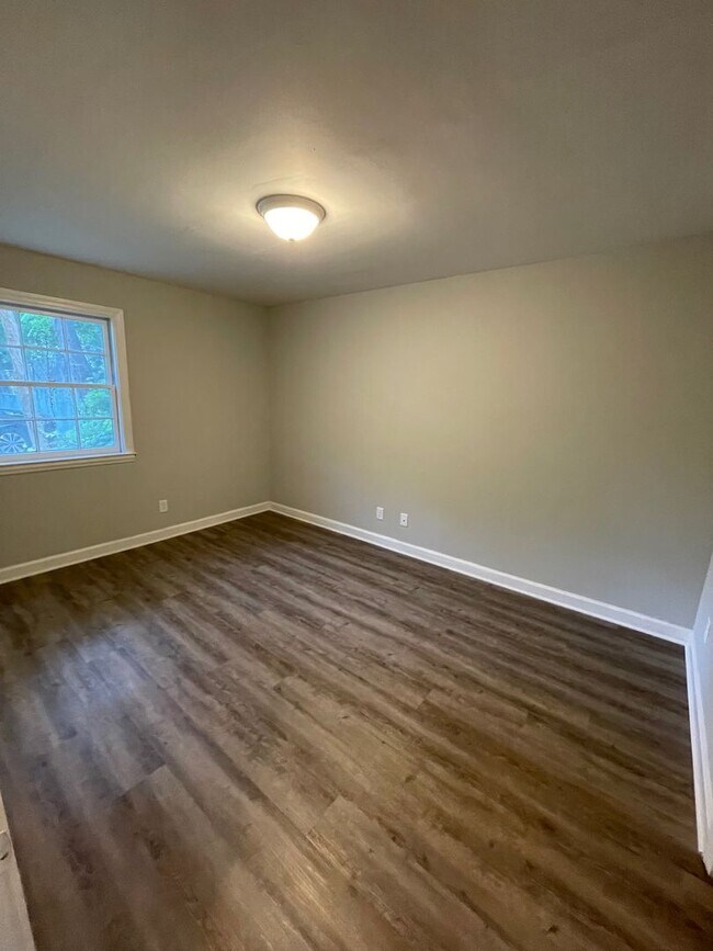 Building Photo - 1415 Clover St NW