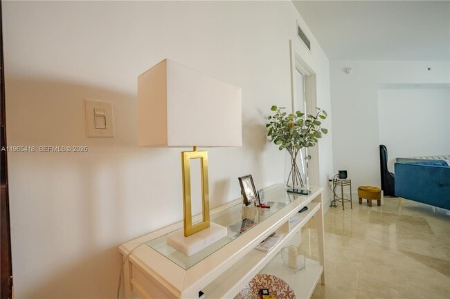 Building Photo - 350 S Miami Ave