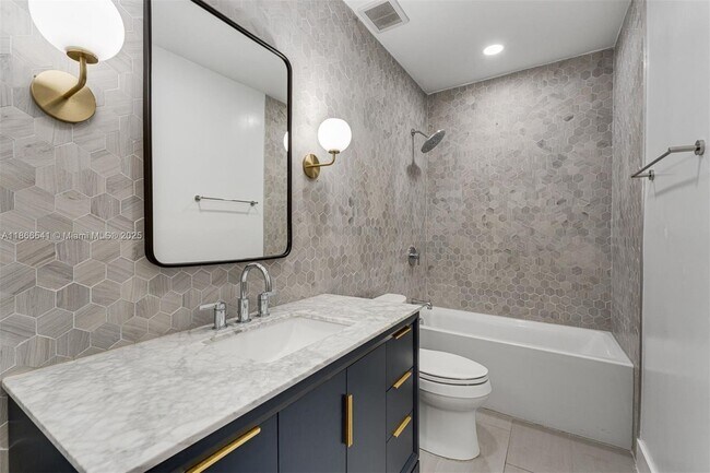 Building Photo - 4724 Orduna Dr