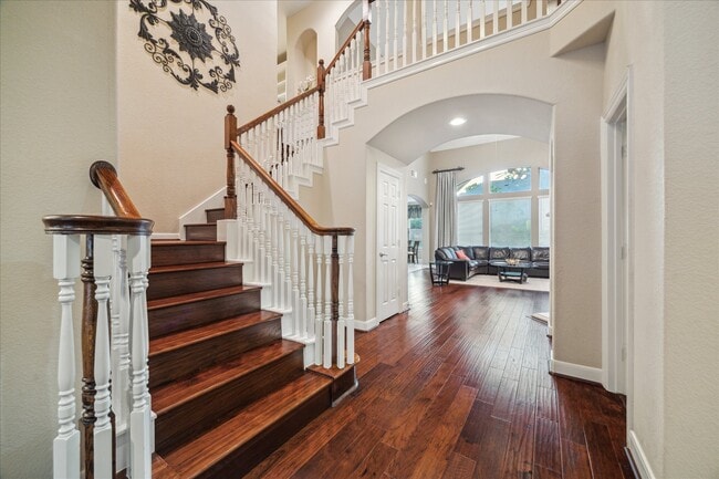 Building Photo - 18063 Crescent Royale Way