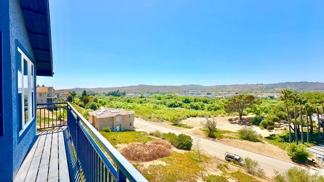 Building Photo - Sweet Two-Story Home with Amazing Views in...