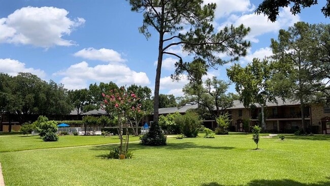 Building Photo - 7600 Burgoyne Dr.