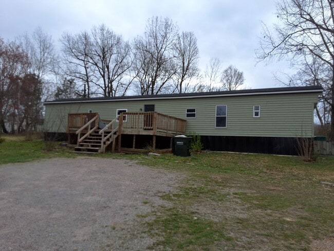 Building Photo - Cozy 2 Bed, 1.5 Bath Home