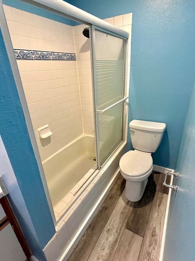 Building Photo - Spacious 2-story 2bedroom + 2.5 bath townh...