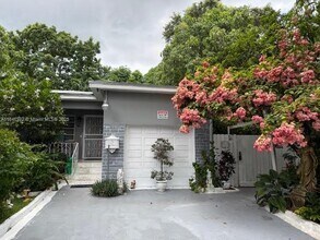 Building Photo - 680 NE 160th Terrace