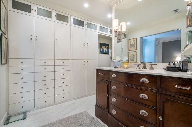 Building Photo - Immaculate Snee Farm Townhome for Rent!