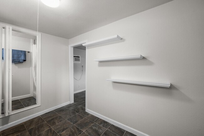 Building Photo - 5519 Chapman St