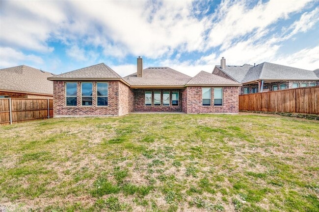 Building Photo - Immaculate 2-Story Home in the Hills of Windridge – Fort Worth!