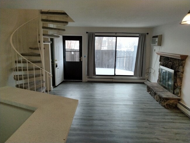 Building Photo - 7434 72nd Ln N