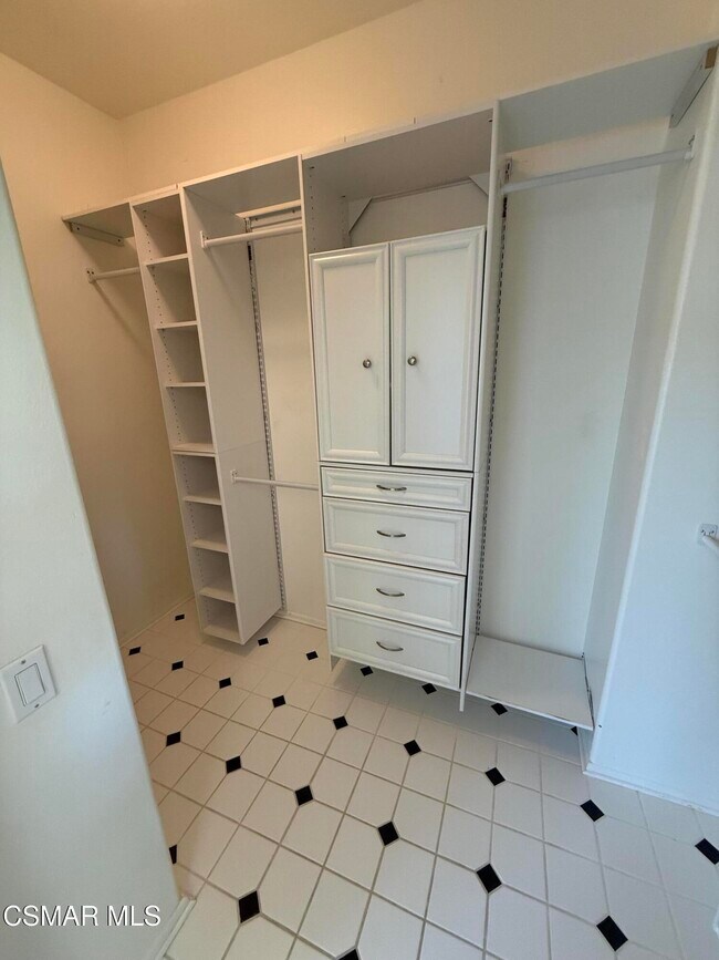 Building Photo - 4017 Havenridge Ct