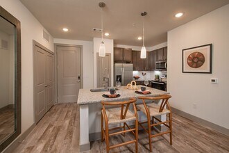 Building Photo - Spacious 2 Bed Near Cypress – 2 Months Free!