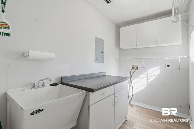 Building Photo - 808 Azalea Trace Dr