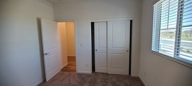 Building Photo - West Roseville Single Story Lennar Solar Pavia @ Fiddyment Farm, 4 bed, 2 ba 1772 sq foot - Park ...