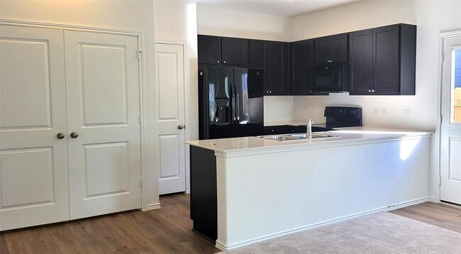 Building Photo - 421 Bullhead Rd