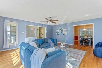 Building Photo - 750 SE Maynard Rd