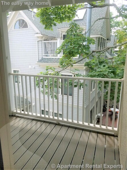 Building Photo - 65 Langdon St