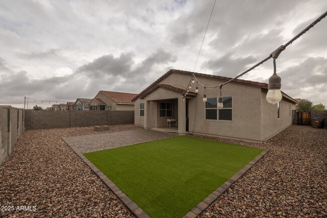 Building Photo - 36810 N Camarillo Dr