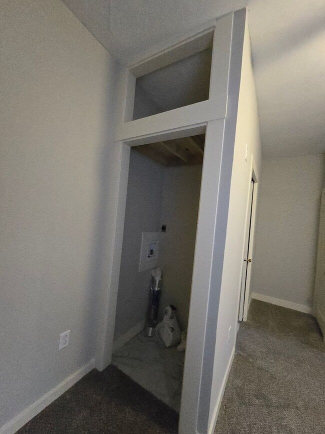 Building Photo - 1 bedroom 1 bathroom