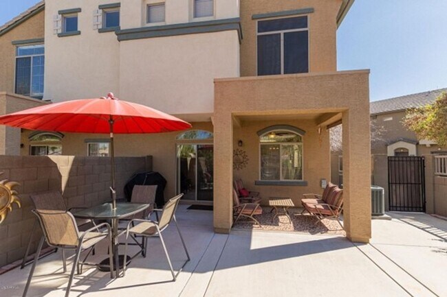 Building Photo - 2 Bedroom, 2.5 Bath Townhome Available NOW!