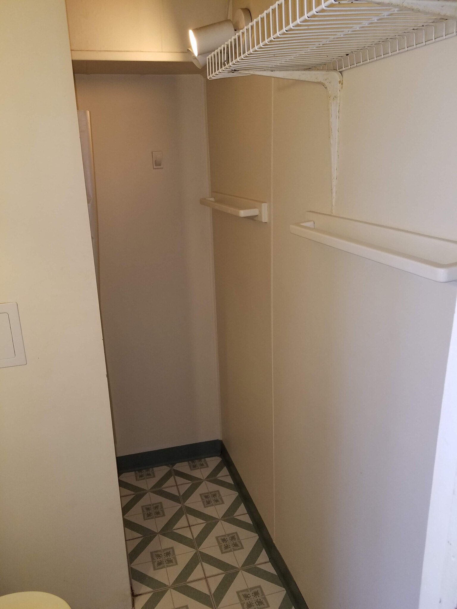 Bath - 341 Atwood St