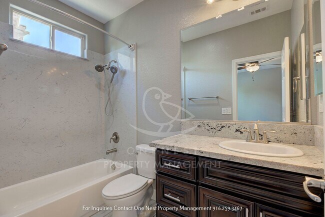 Building Photo - Offering a 6 Month Lease | 4 Bedroom 3 Bathroom Plumas Lake Beauty!