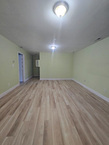 Building Photo - 806 Bennett Rd
