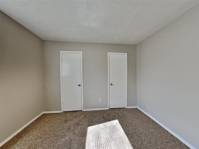 Building Photo - 9507 Water Park Ct