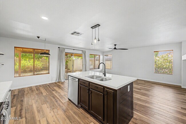 Building Photo - 16148 N 157th Dr