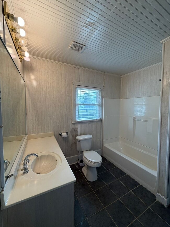 Building Photo - 3008 James Dail Rd