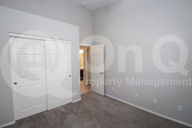 Building Photo - 1252 N Santa Anna St
