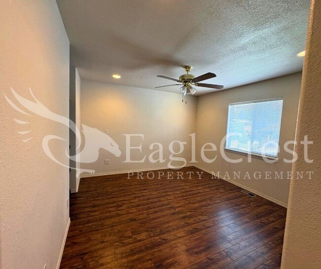 Building Photo - Spacious 3-Bedroom, 2-Bath Home on a Corner Lot-Students Encouraged To Apply