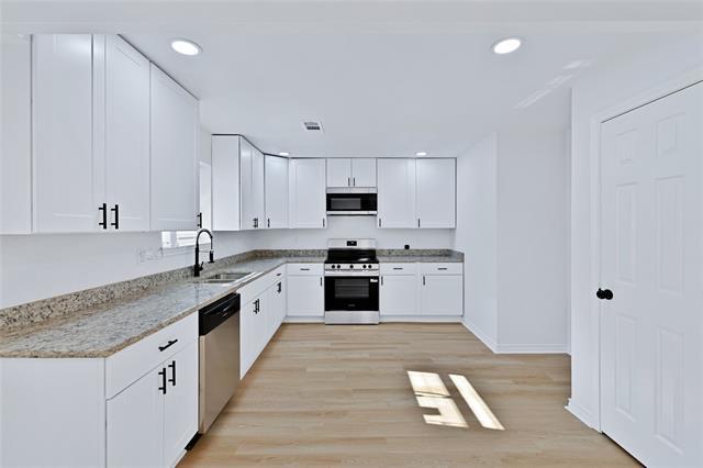 Building Photo - 211 Woodlawn Dr
