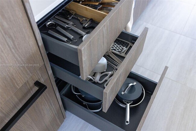 Building Photo - 580 72nd St