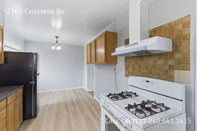 Building Photo - 2302 Chapman Rd