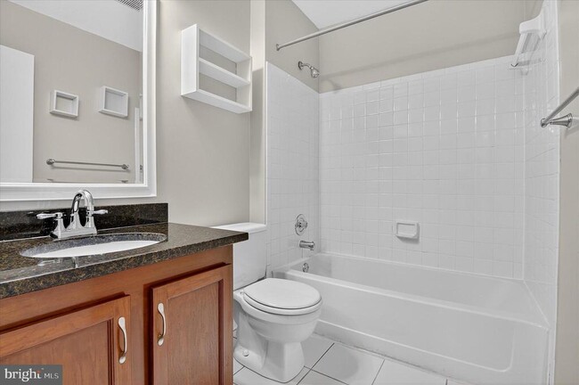 Building Photo - 18 Dudley Ct