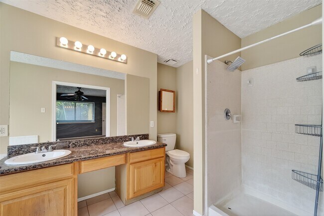 Building Photo - 319 Richvale Ln