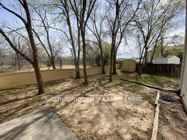 Building Photo - 901 Teal Ct