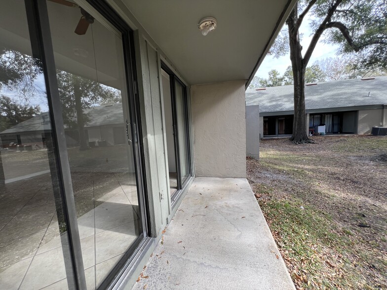 Building Photo - 7200 SW 8th Ave