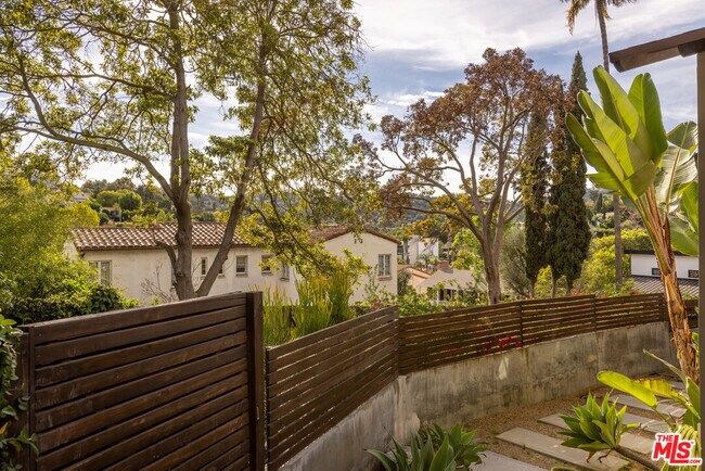 Building Photo - 3424 Primera Ave