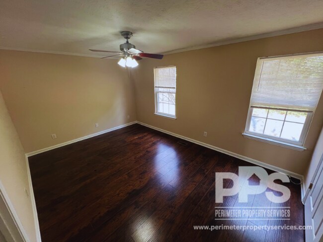 Building Photo - 2950 Lexington Trace Dr