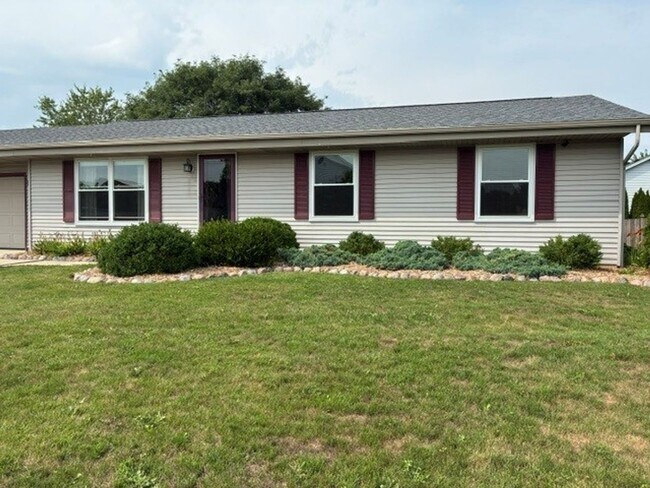 Building Photo - 1100 E Connie Ln