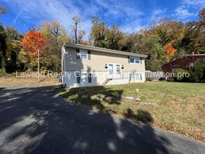 Building Photo - Suburban 739-741