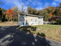 Building Photo - Suburban 739-741