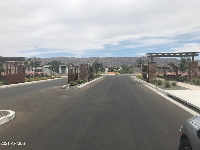 Building Photo - 1331 E Maldonado Dr
