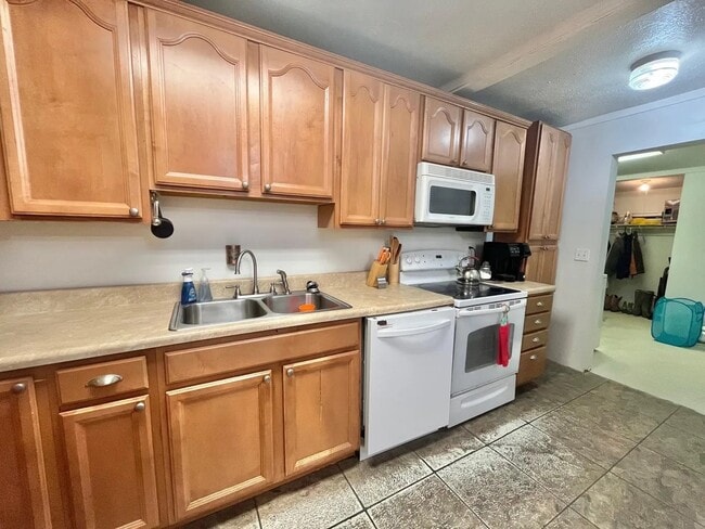 Building Photo - 3130 Fas 677